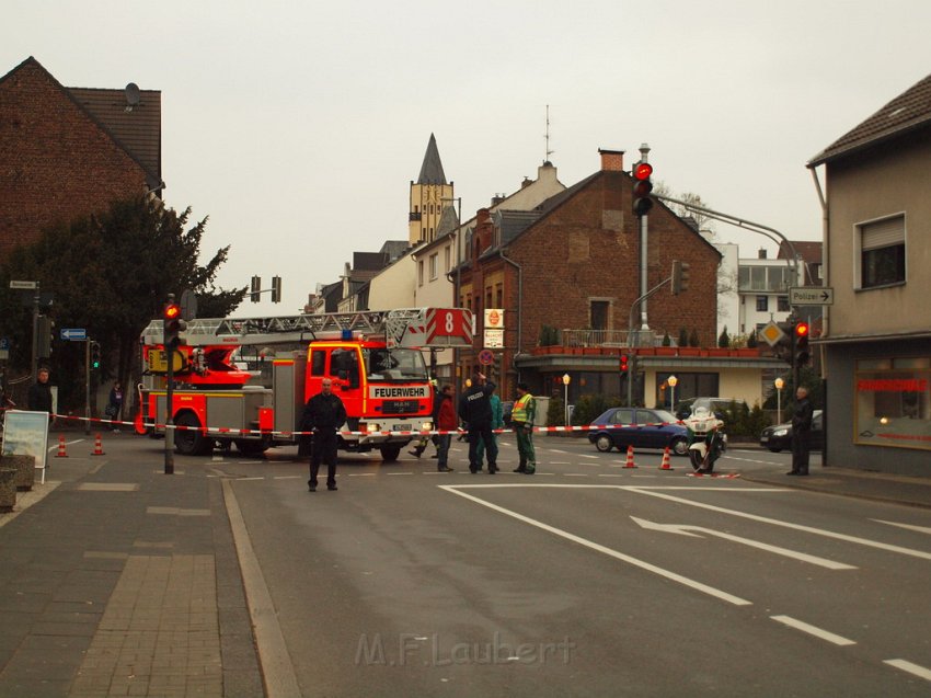 Weisses Pulver im Buero gefunden Koeln Porz Mitte Hauptstr P493.JPG